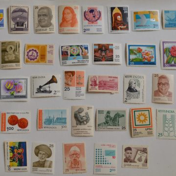 1977Complete year pack 37  Stamp (Hinged/Gum washed)