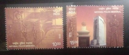 National police Memorial (Set of 2)
