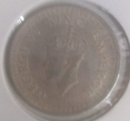 British India Coin GEORGE VI -HALF RUPEE1943(used) - Image 2