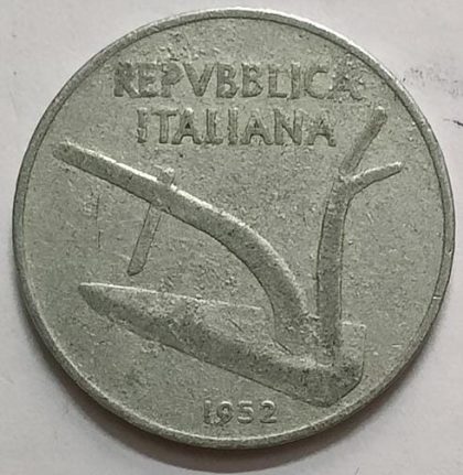 ITALY 10 Lire Coin 1952 (used)