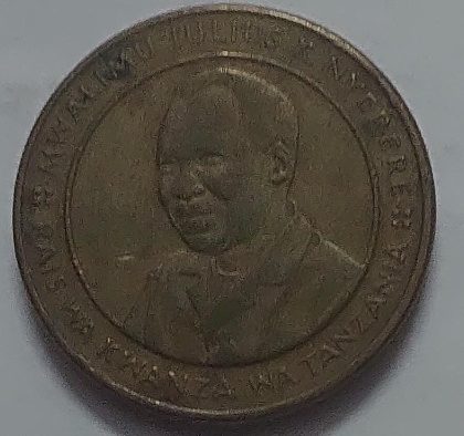 TANZANIA 100 Shilingi Coin 1994 (used) - Image 2