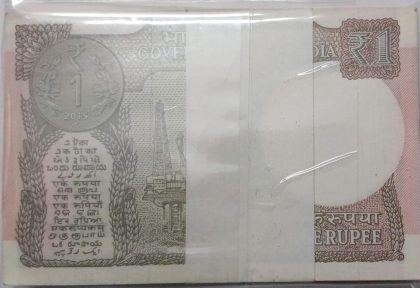 1 Rupee Bundle notes  Finance Secretary RAJIV MEHRISHI Inset L 2015 UNC (100 Notes)401 - Image 2